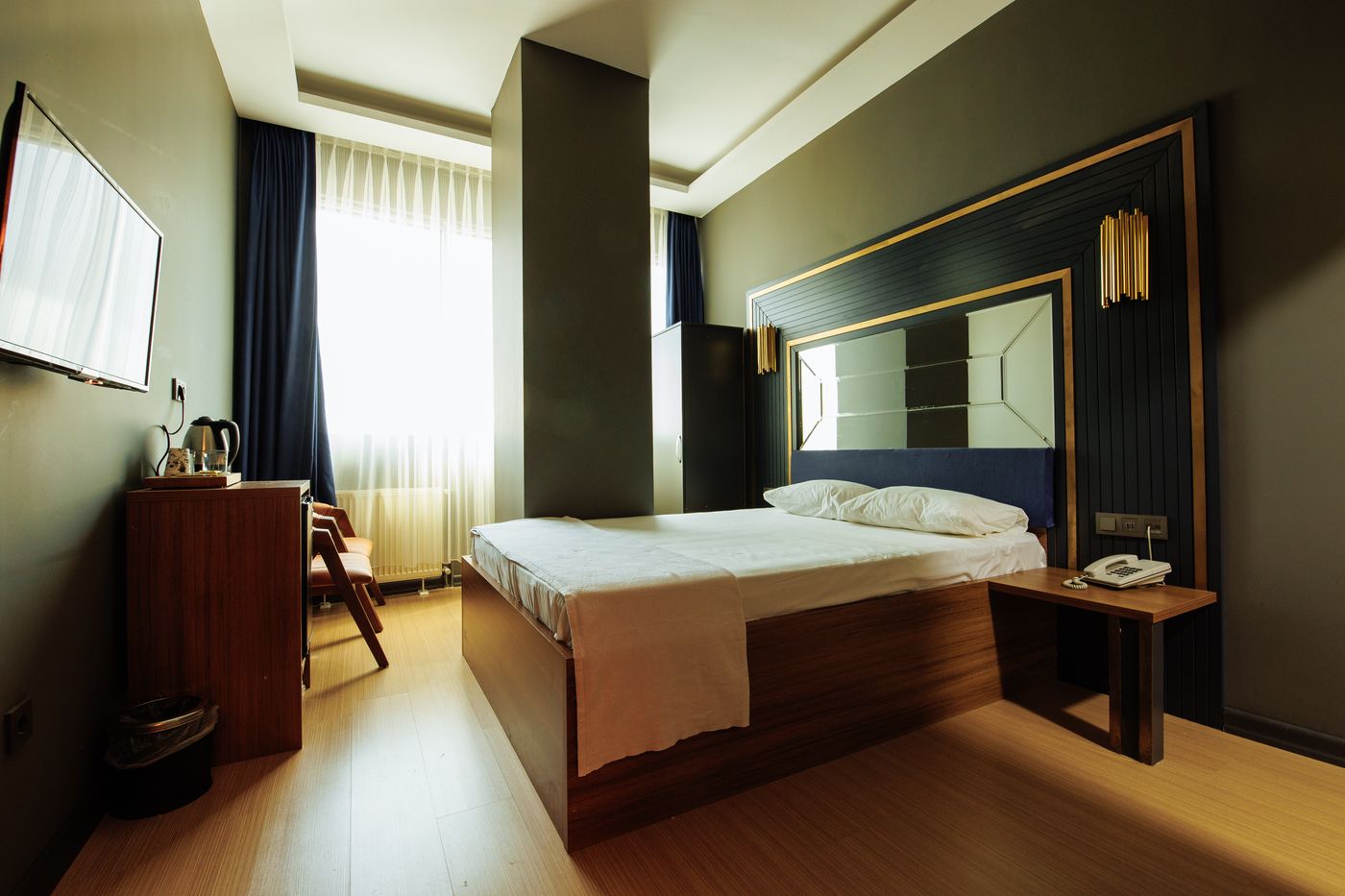 216-Trend-Suite-Room-2