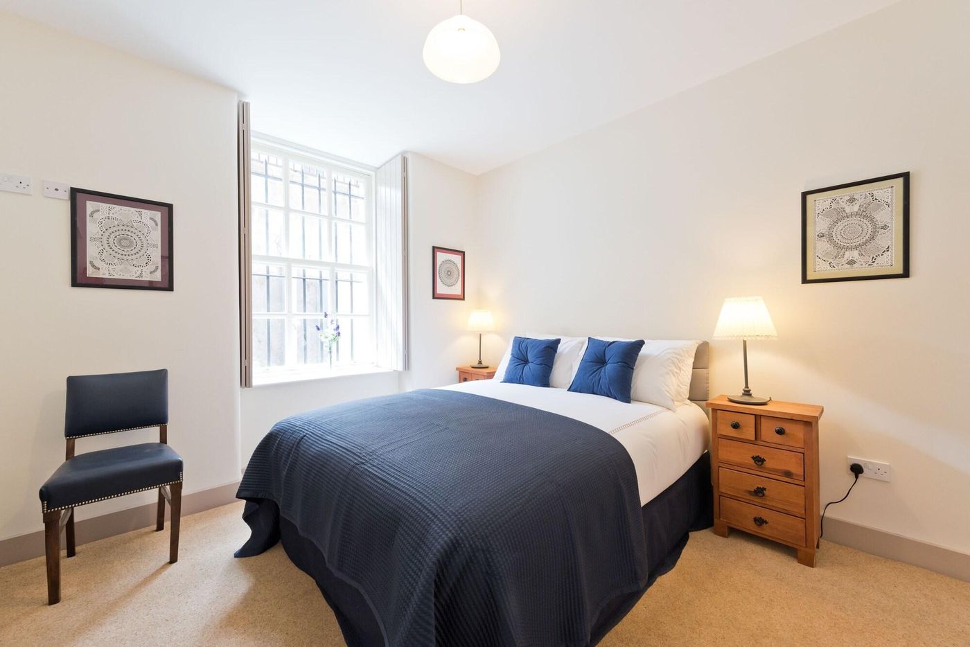 Henrietta-Suites-City-Centre-Room-3