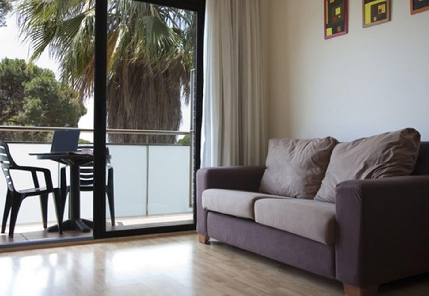 SG-Costa-barcelona-Room-9