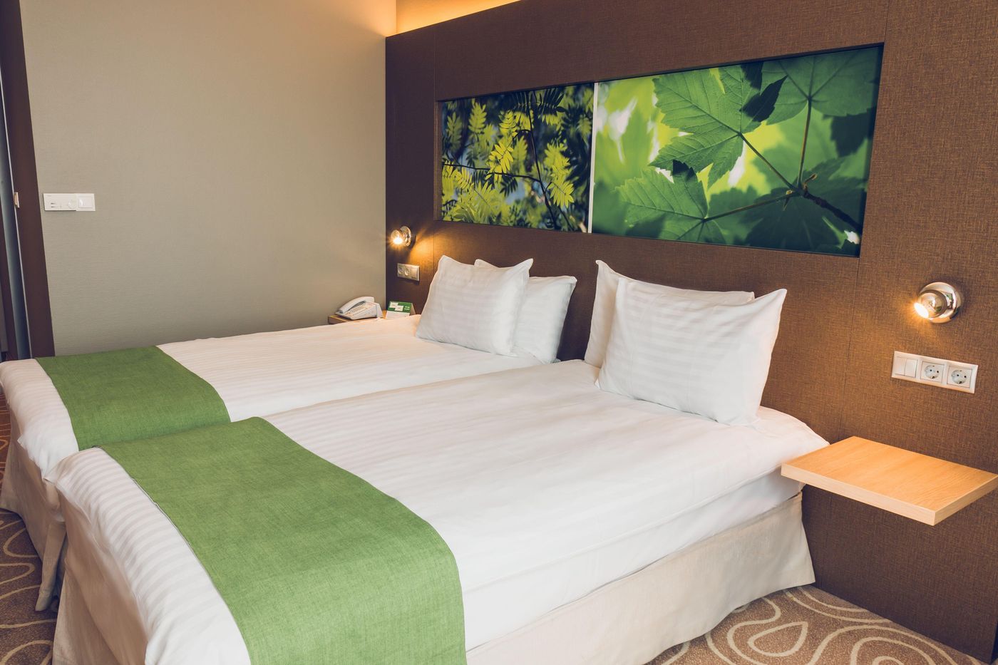 Holiday-Inn-Budapest---Budaors-Room-23