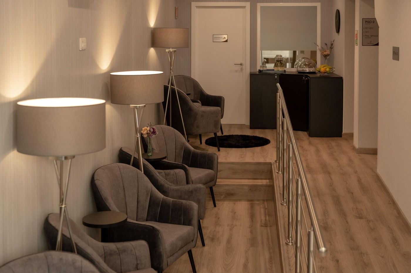 Dinya-Lisbon-Hotel---Lounge-Bar-Lobby-12