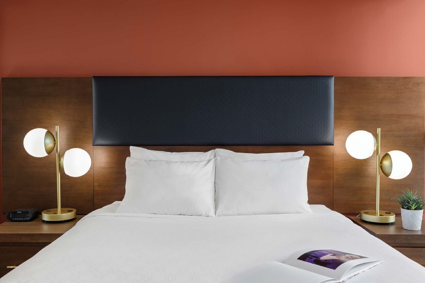 WorldMark-Vancouver-The-Canadian-Room-16