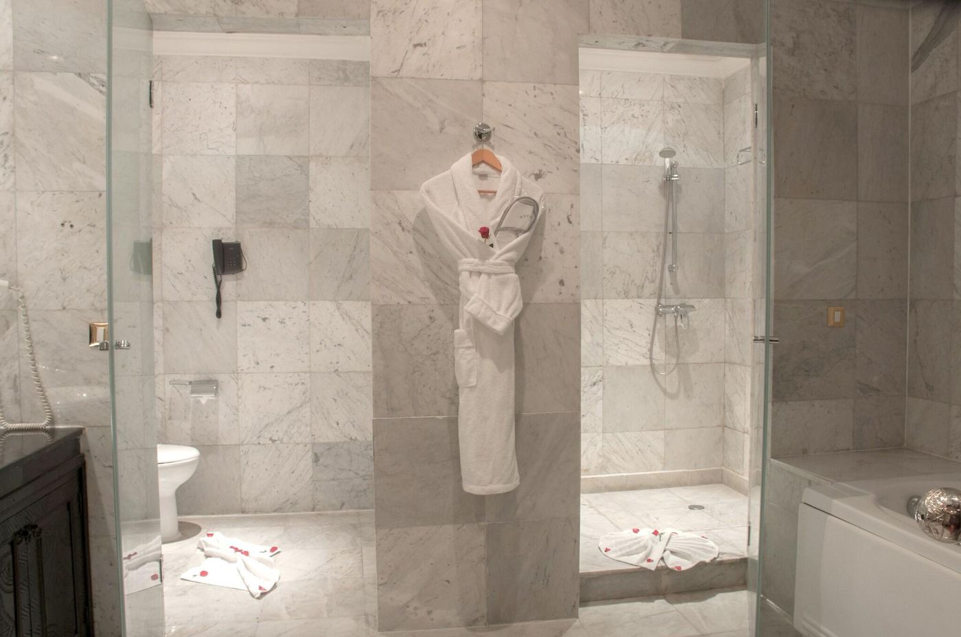 Royal-Mirage-Deluxe-Room-41