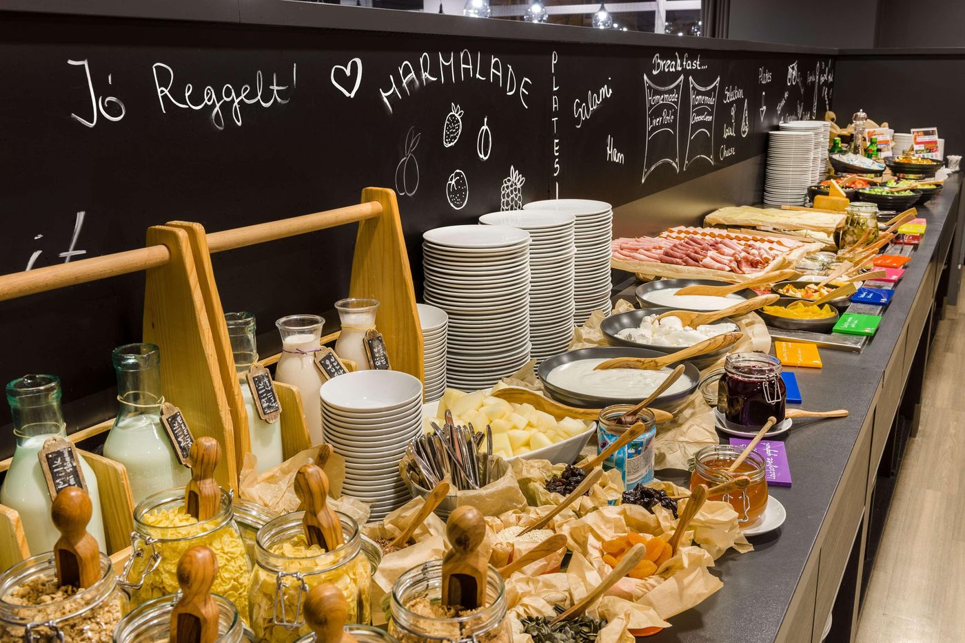 Park-Inn-by-Radisson-Budapest-Restaurant-40