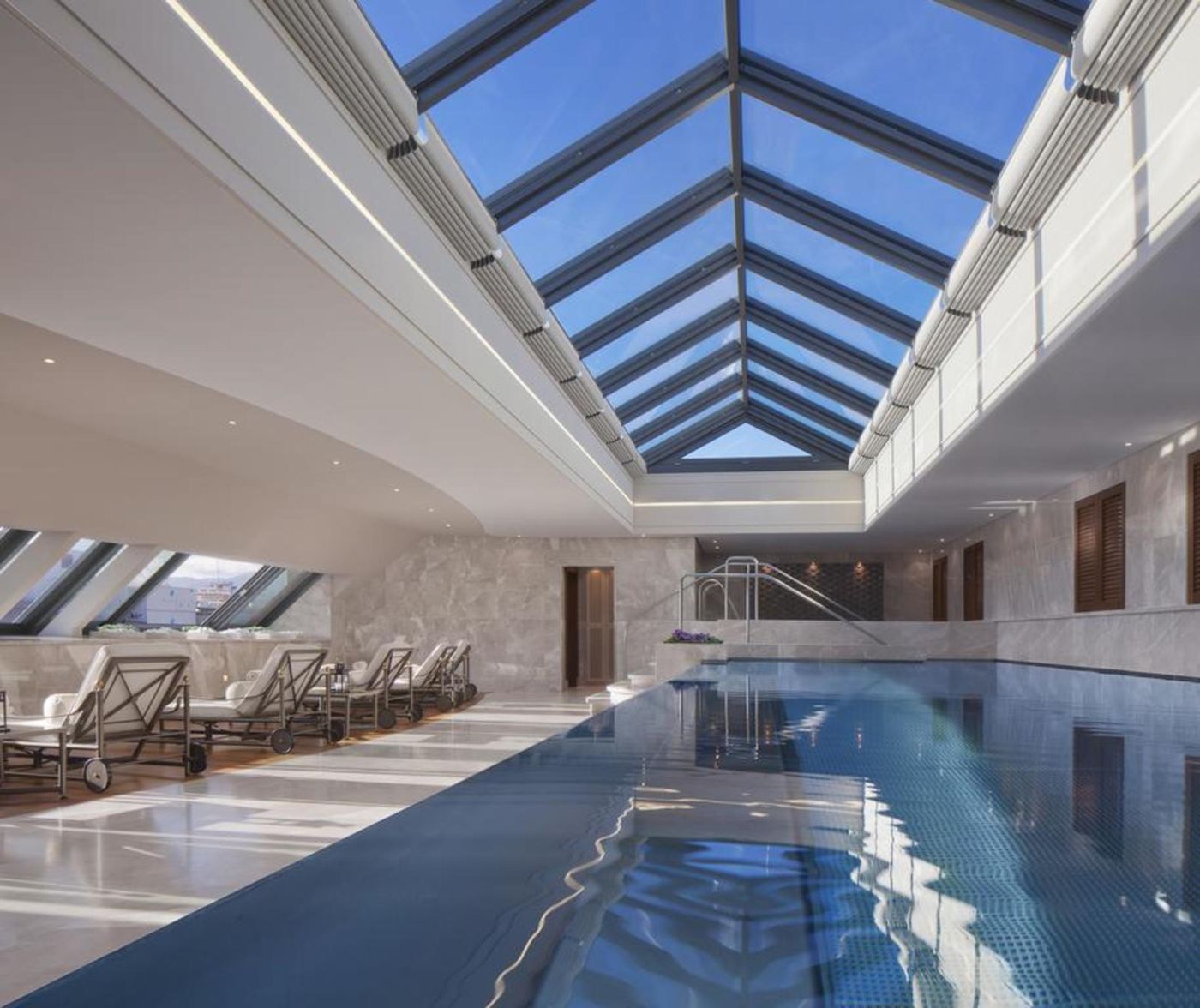 Four-Seasons-Hotel-Geneva-Pool-81