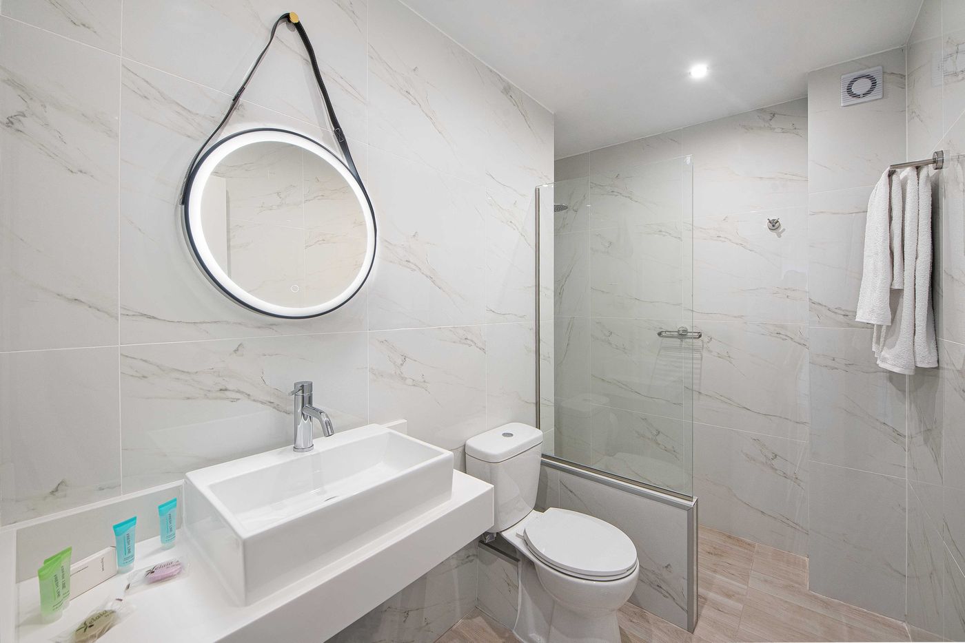 Sunny-Days-Apartments-Room-48