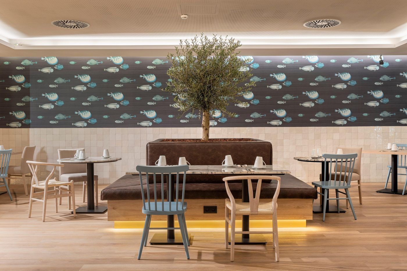 Crowne-Plaza-Caparica-Lisbon-Restaurant-19