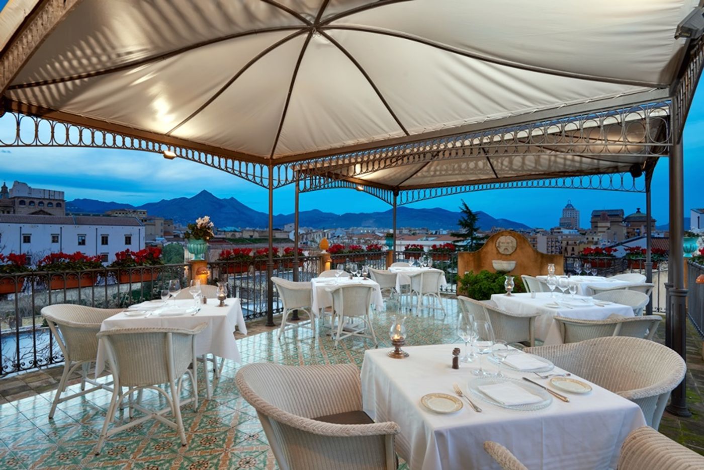 Eurostars-Centrale-Palace-General-view-4