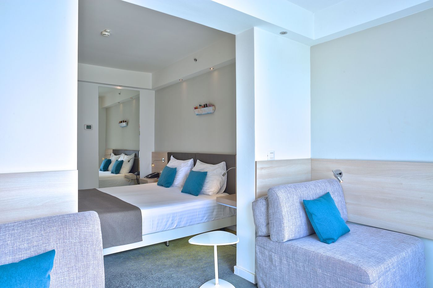 Park-Plaza-Belvedere-Room-27