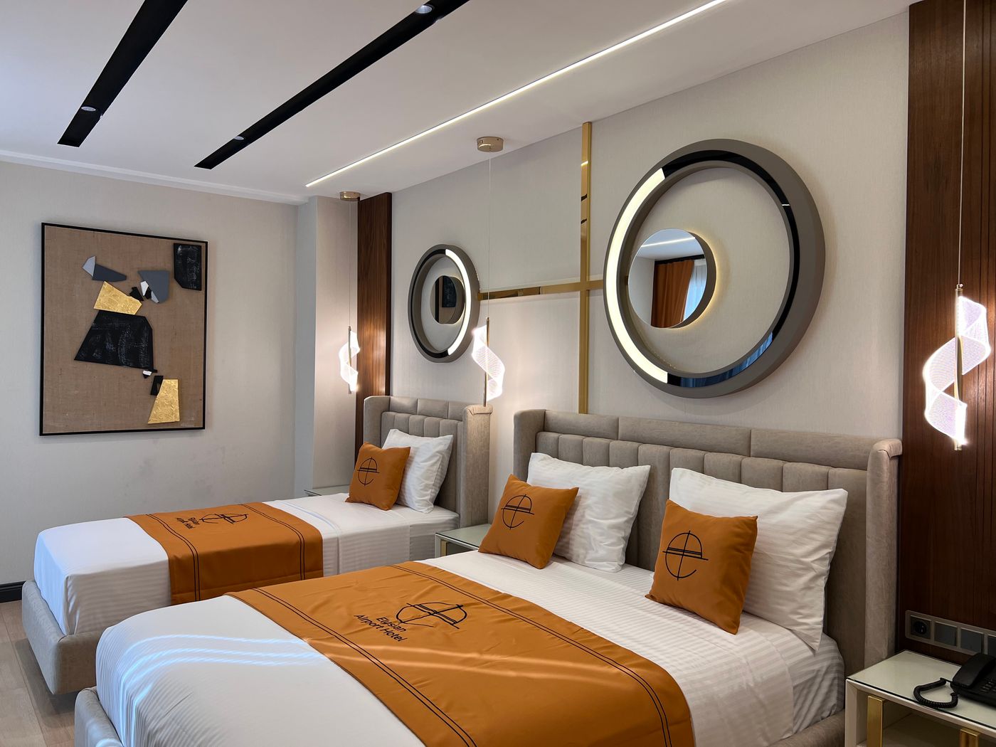 Elysian-Airport-Hotel-Room-5