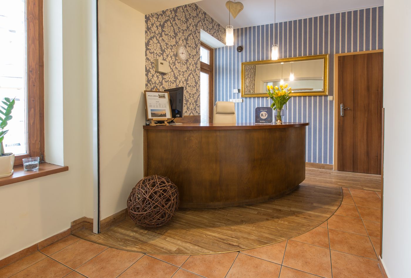 Willa Labelle-Poland-ZAKOPANE-Lobby-7