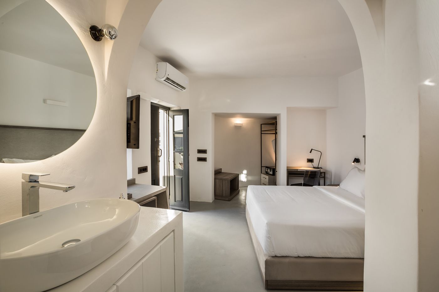 Sunrocks-Santorini---Adults-Only-Room-16