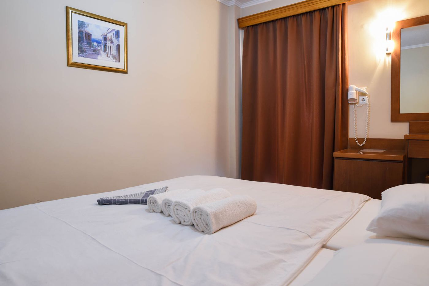 Sacallis-Inn-Beach-Hotel-Room-25
