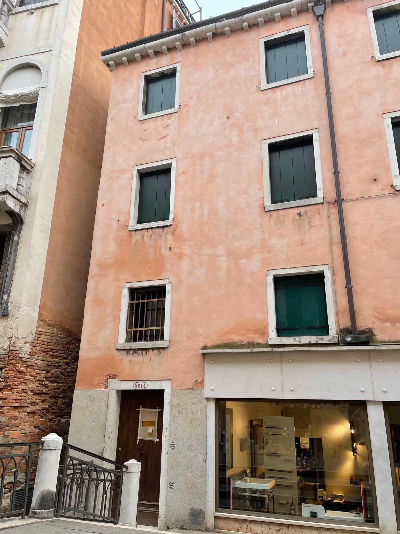 Ca--dell-Arte-Palace-Lobby-7