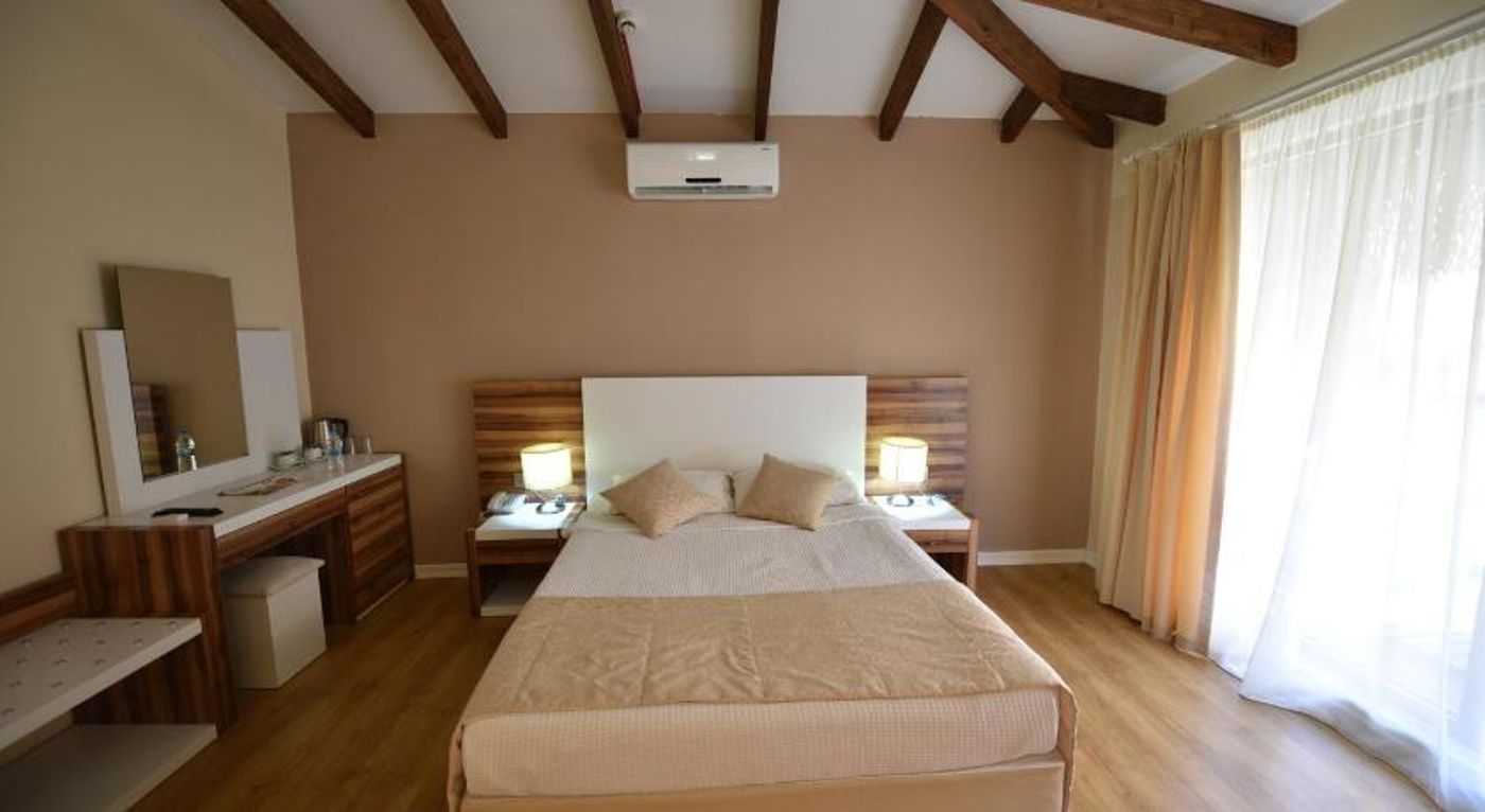 Sahra-Su-Holiday-Village---Spa-Room-37