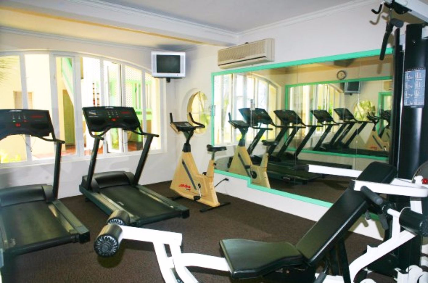 Blue-Orchids-Beach-Hotel-Sports-and-Entertainment-32