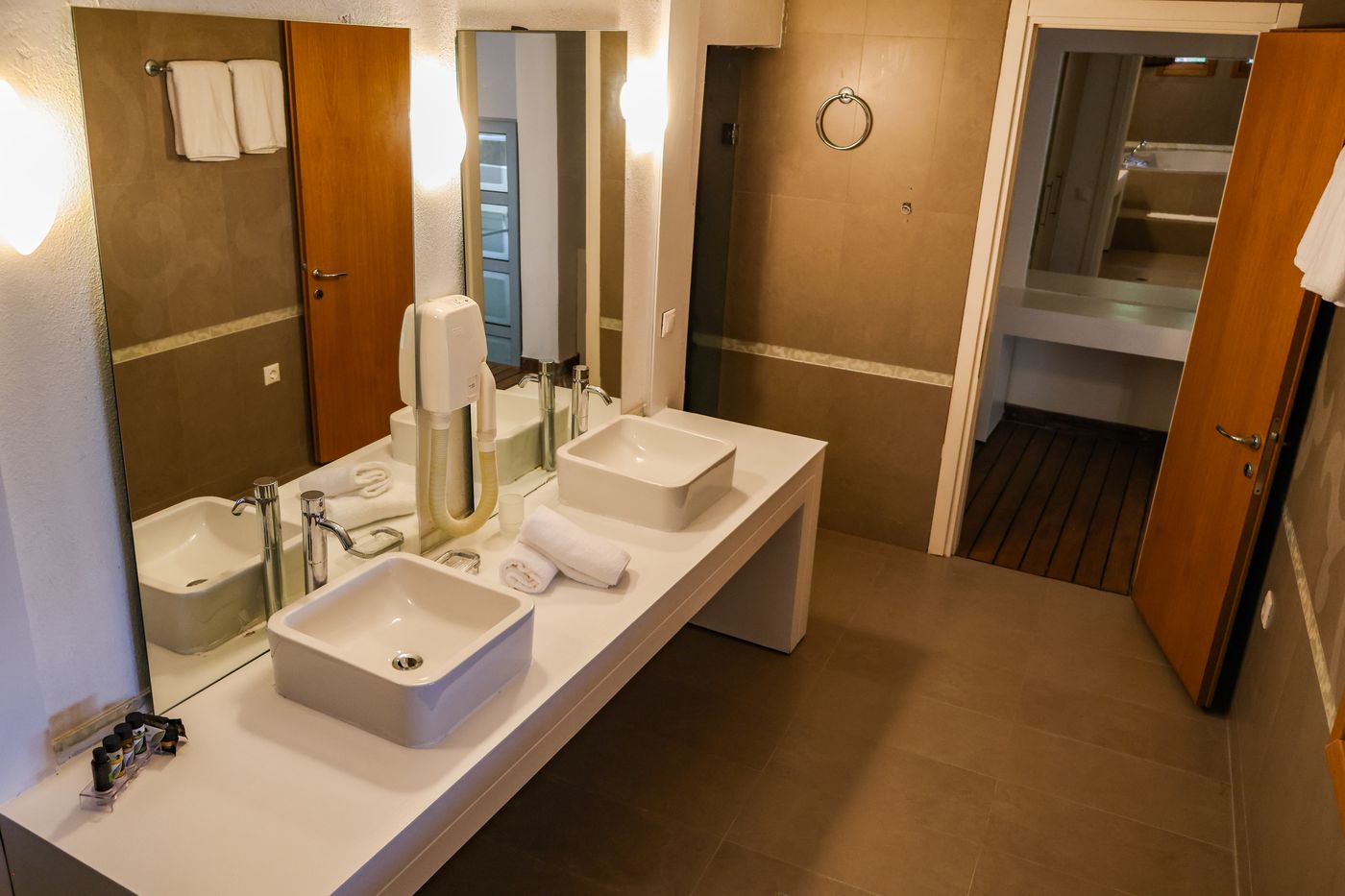 Kanapitsa-Mare-Room-46