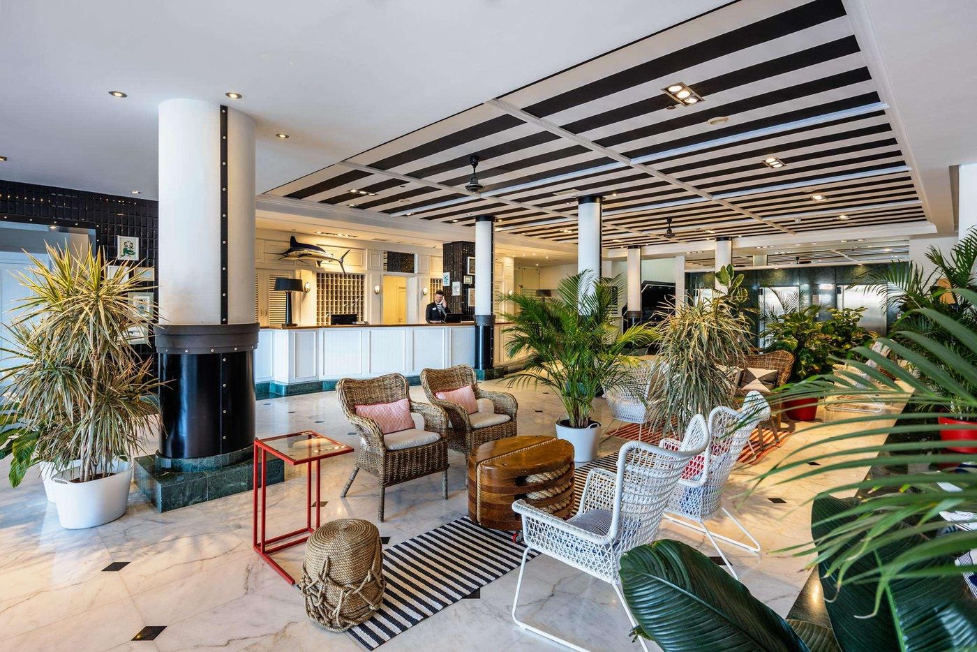 Marina-Suites-Lobby-50