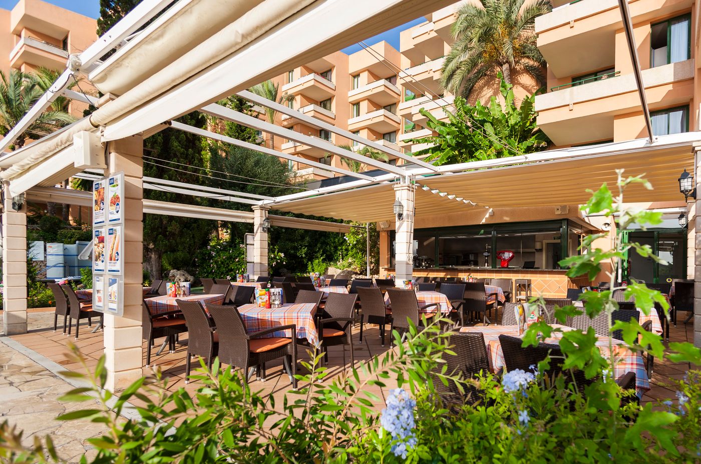 Globales Nova Apartments