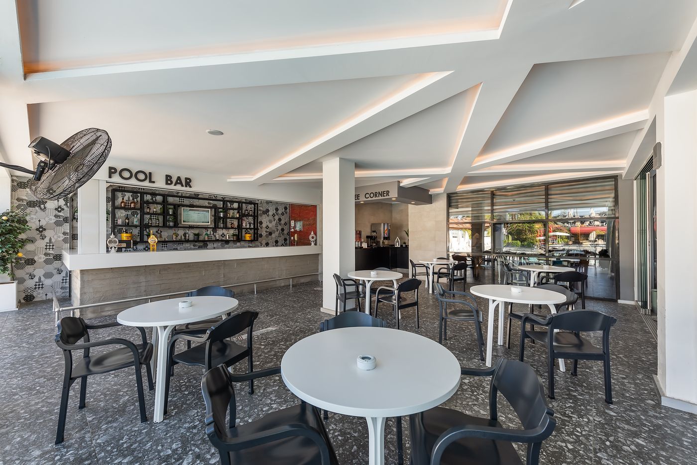 White-City-Beach-Hotel-Bar-48