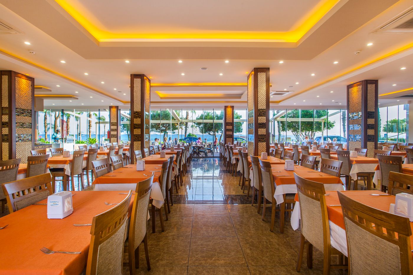 Kleopatra-Ada-Beach-Restaurant-24