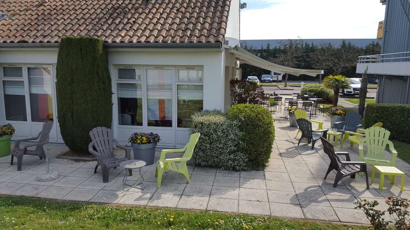 Campanile Lyon Est - Aéroport Saint Exupéry - France - SAINT LAURENT DE MURE - General view - 9