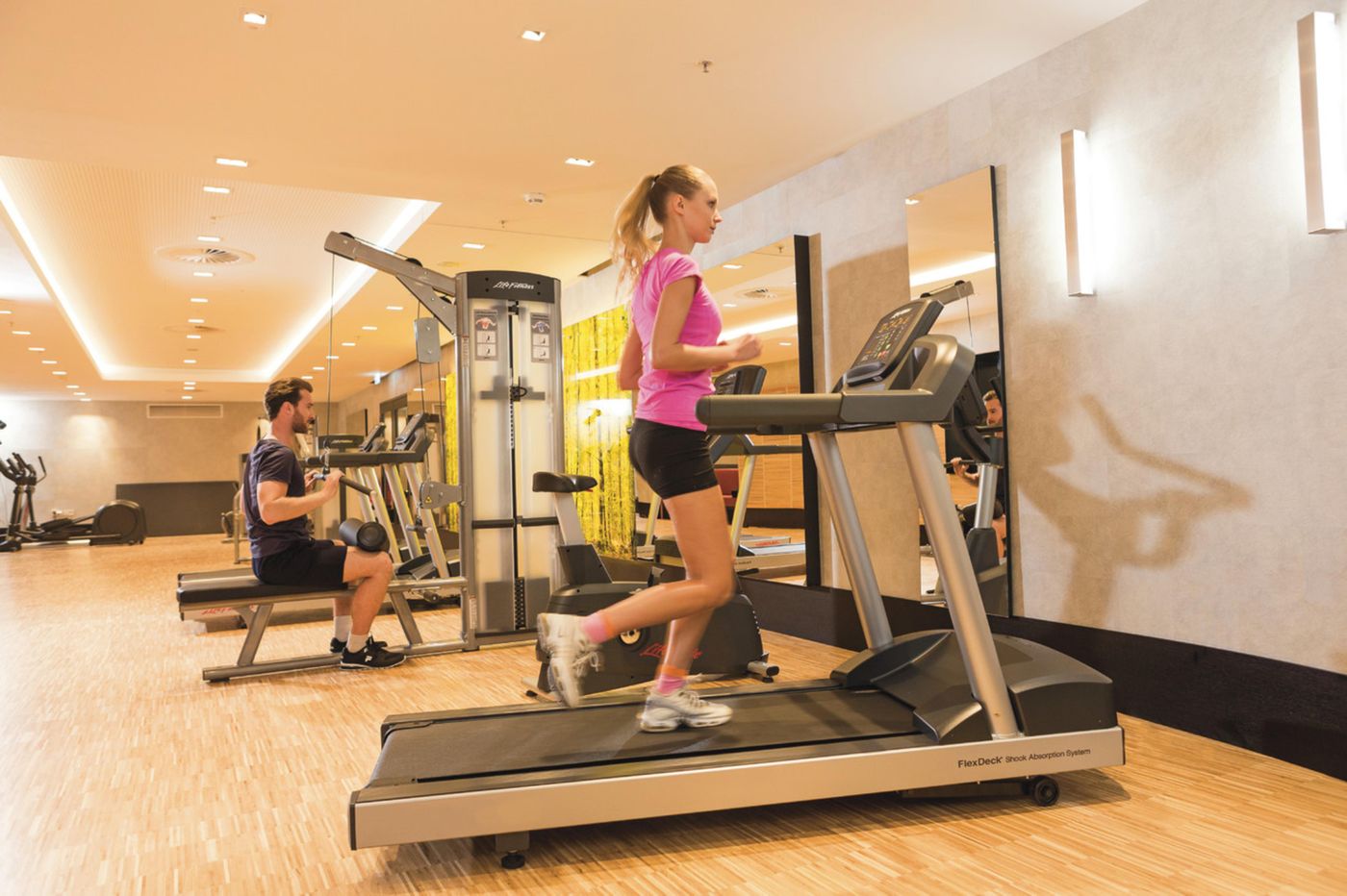 Riu-Plaza-Berlin-Sports-and-Entertainment-49