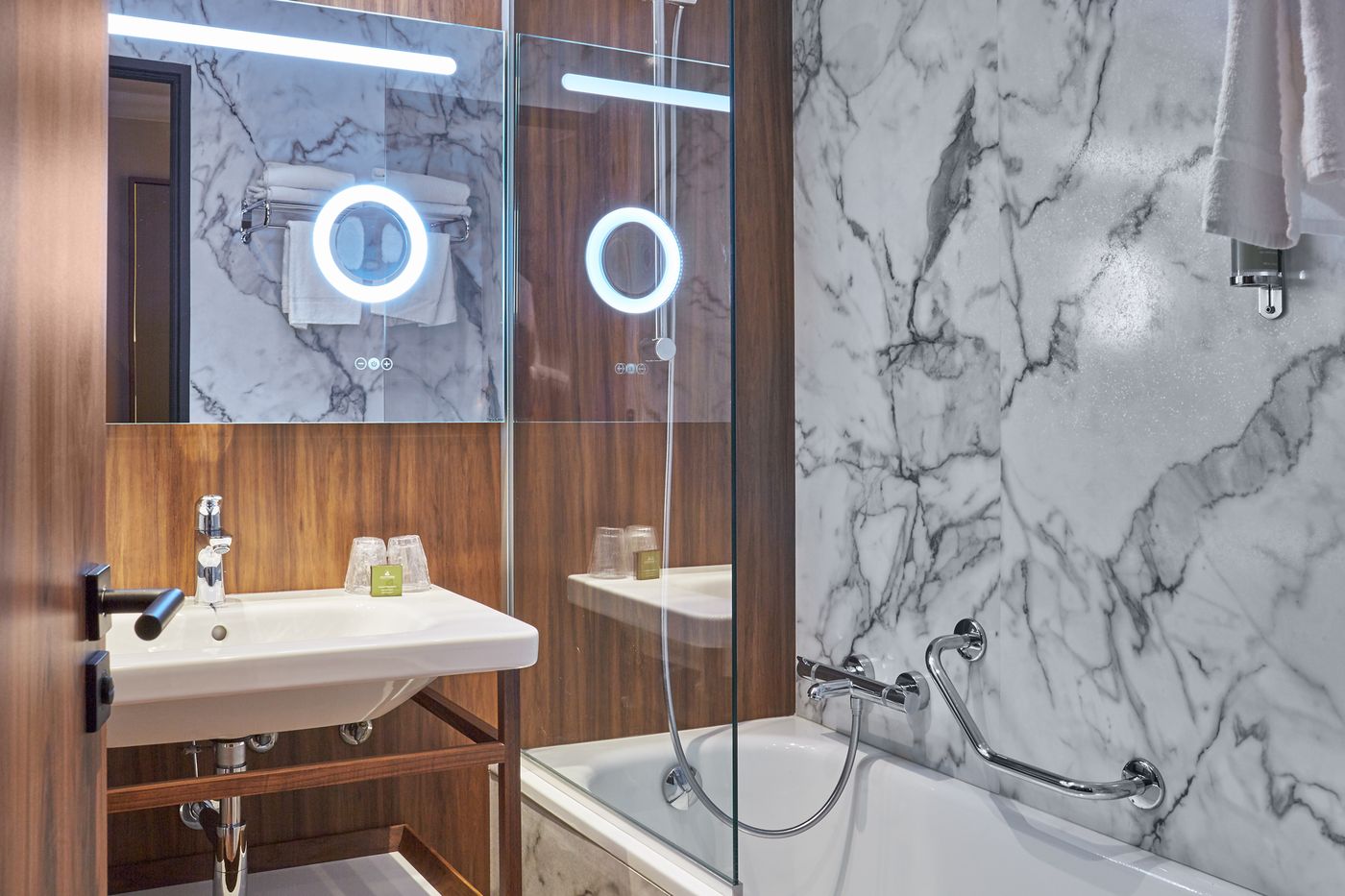 L-elysee-Val-D-europe-Room-37