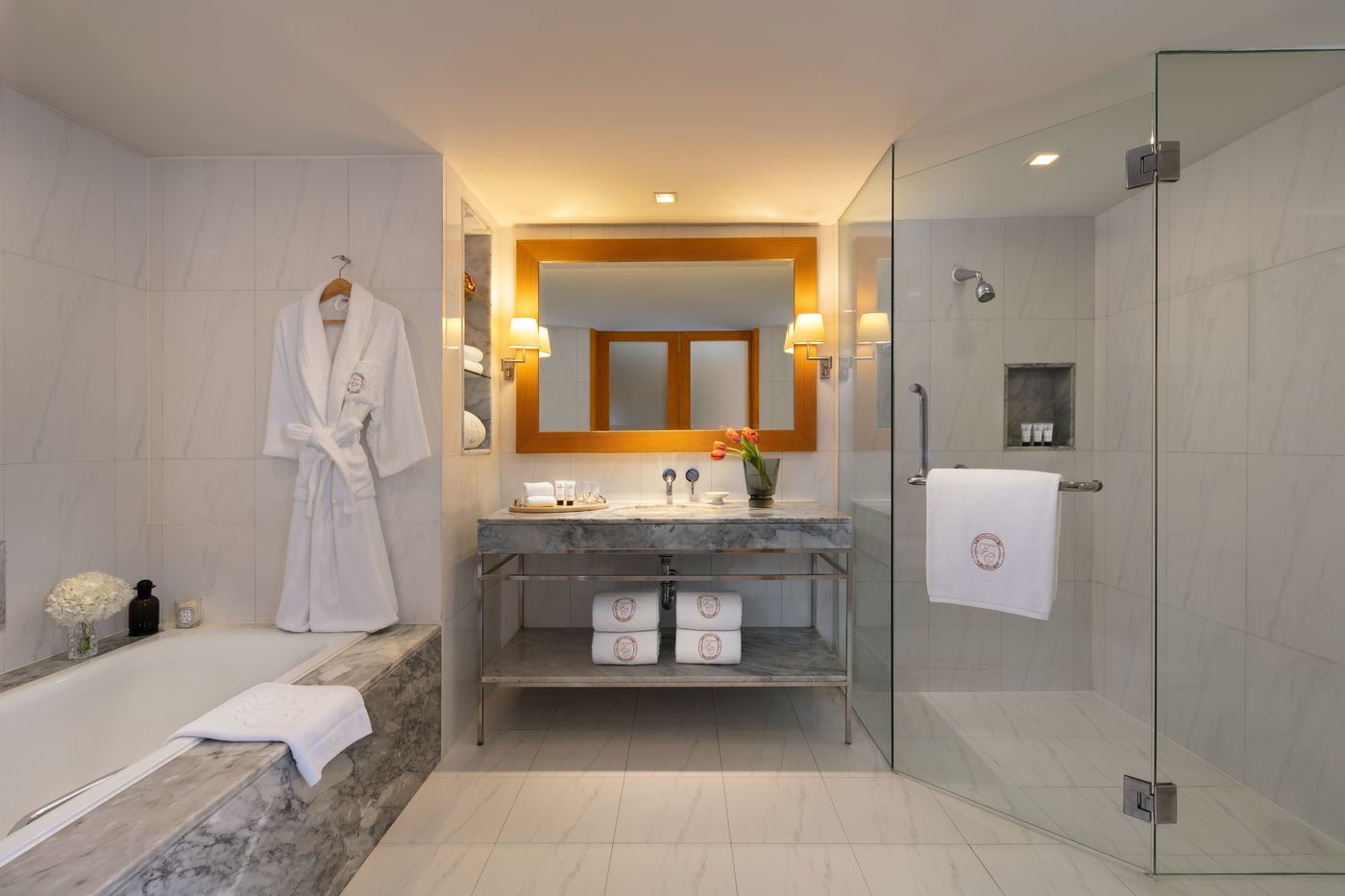 Lebua-at-State-Tower-Room-42