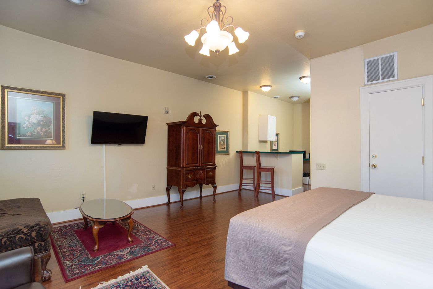 MarQueen-United States-SEATTLE-Room-10