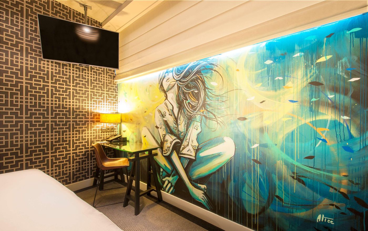 DoubleTree-by-Hilton-NDSM-Wharf-Room-65