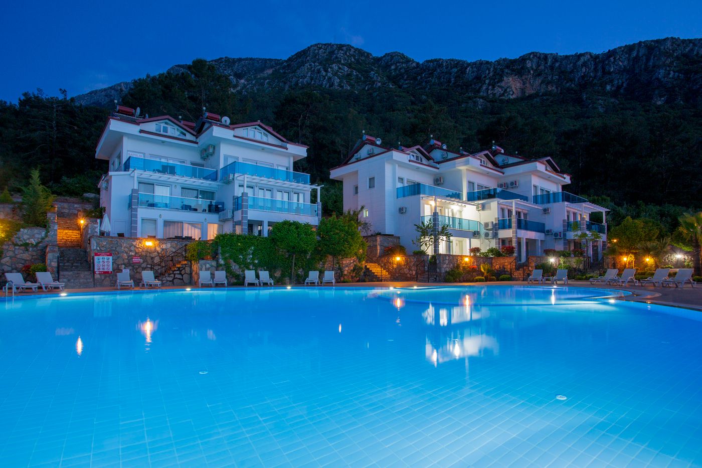Orka Royal Hills Apartments 