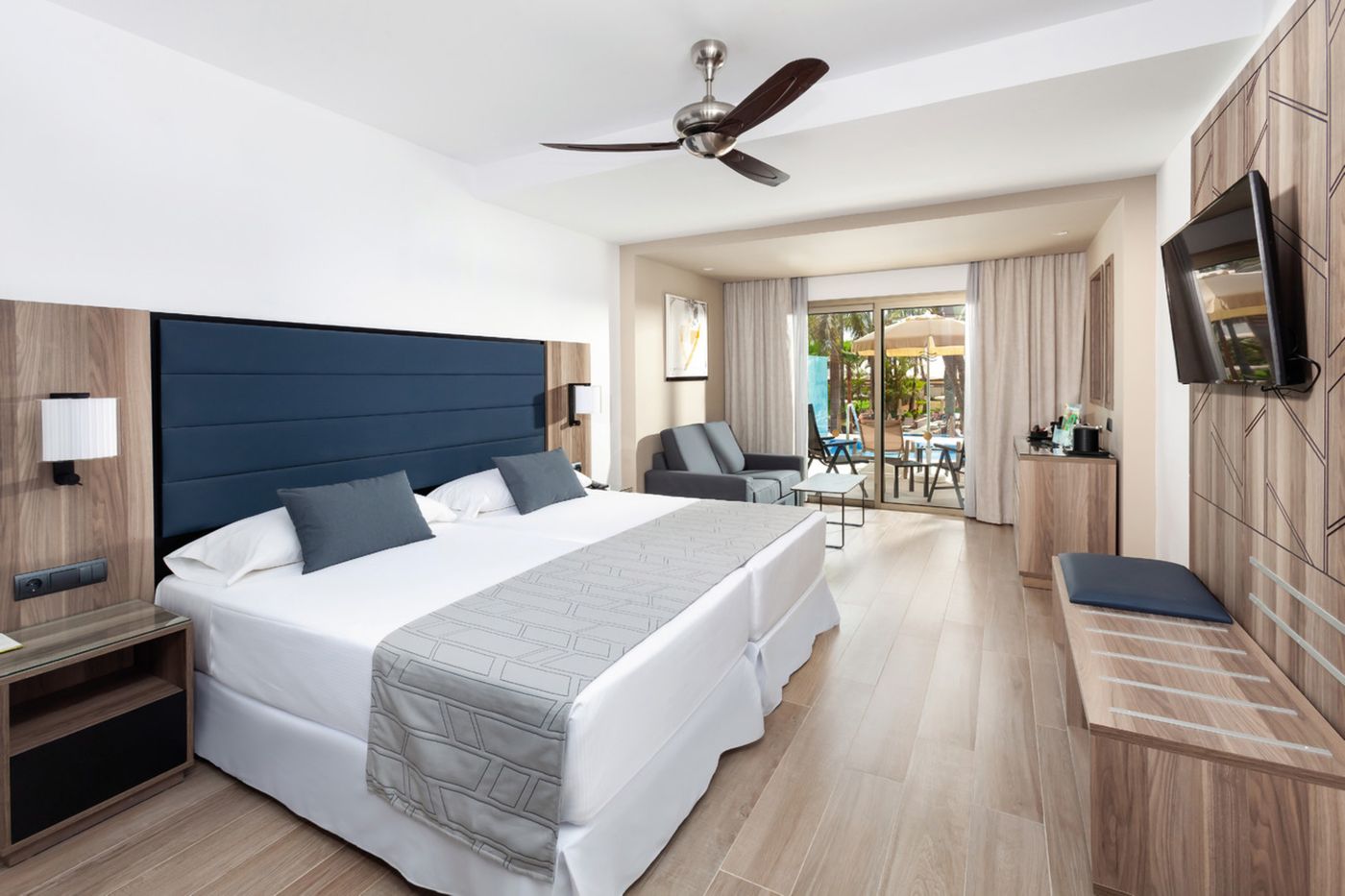 Riu-Palace-Oasis-Room-16