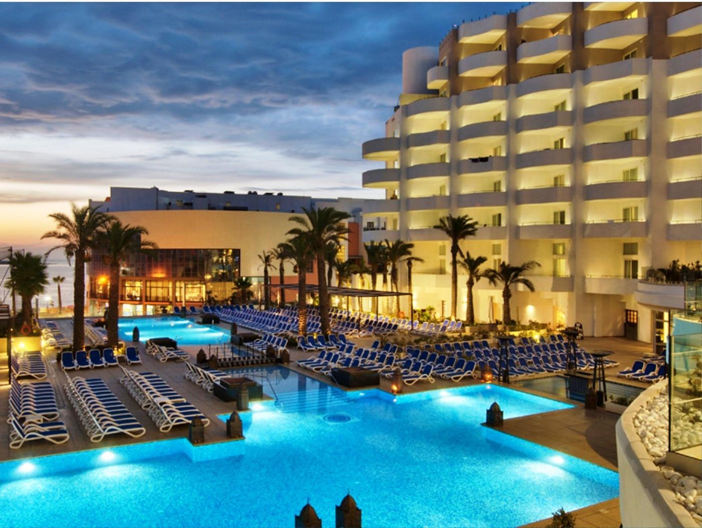 db-San-Antonio-Hotel---Spa-Pool-7