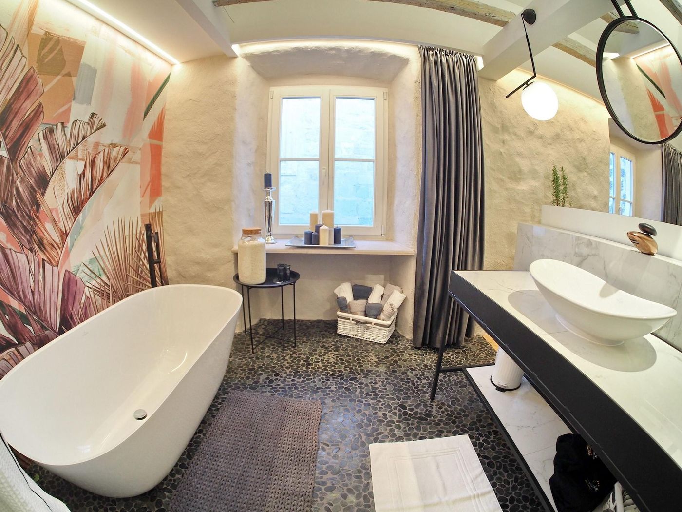 La-Vita-e-Bella-IV-Room-12