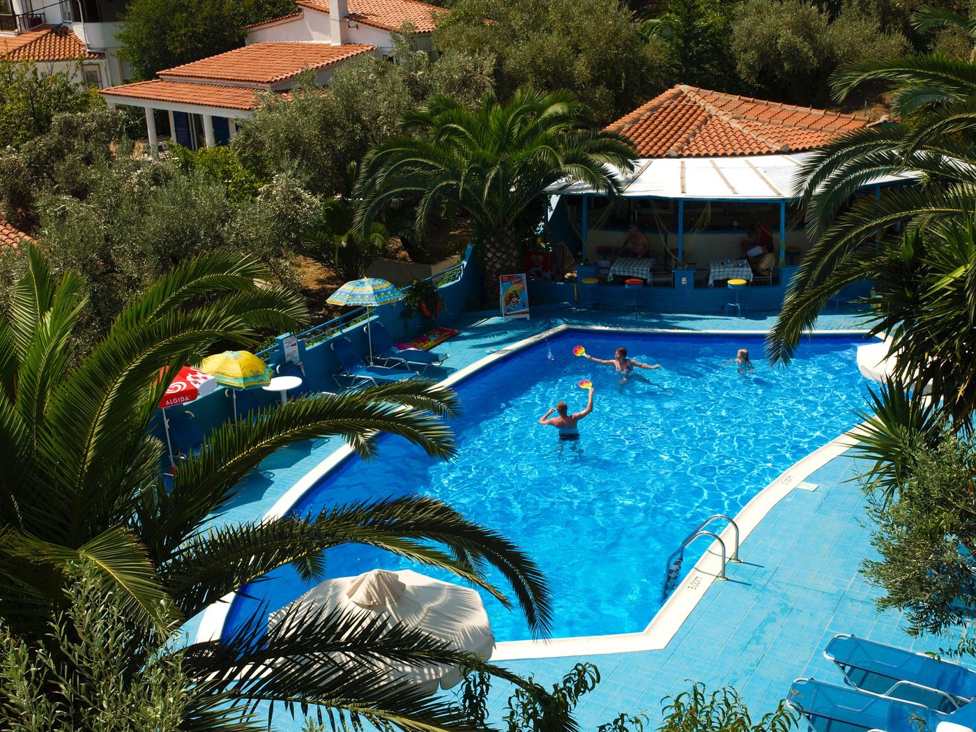 Nikolas-Studios-Pool-1