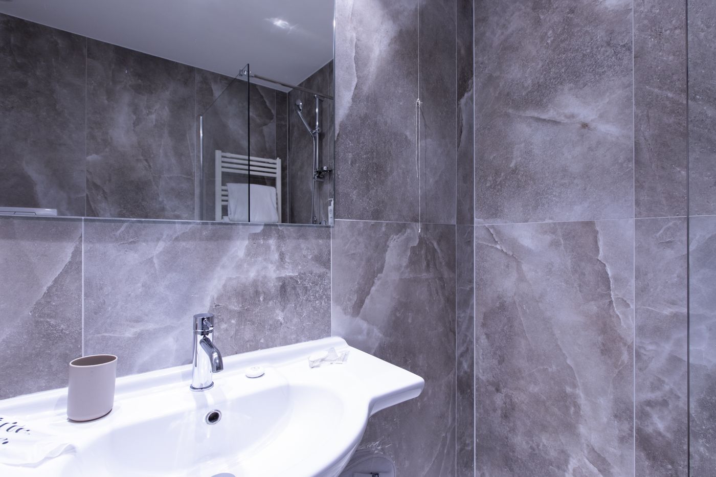 The-Smooth-Rome-Room-34