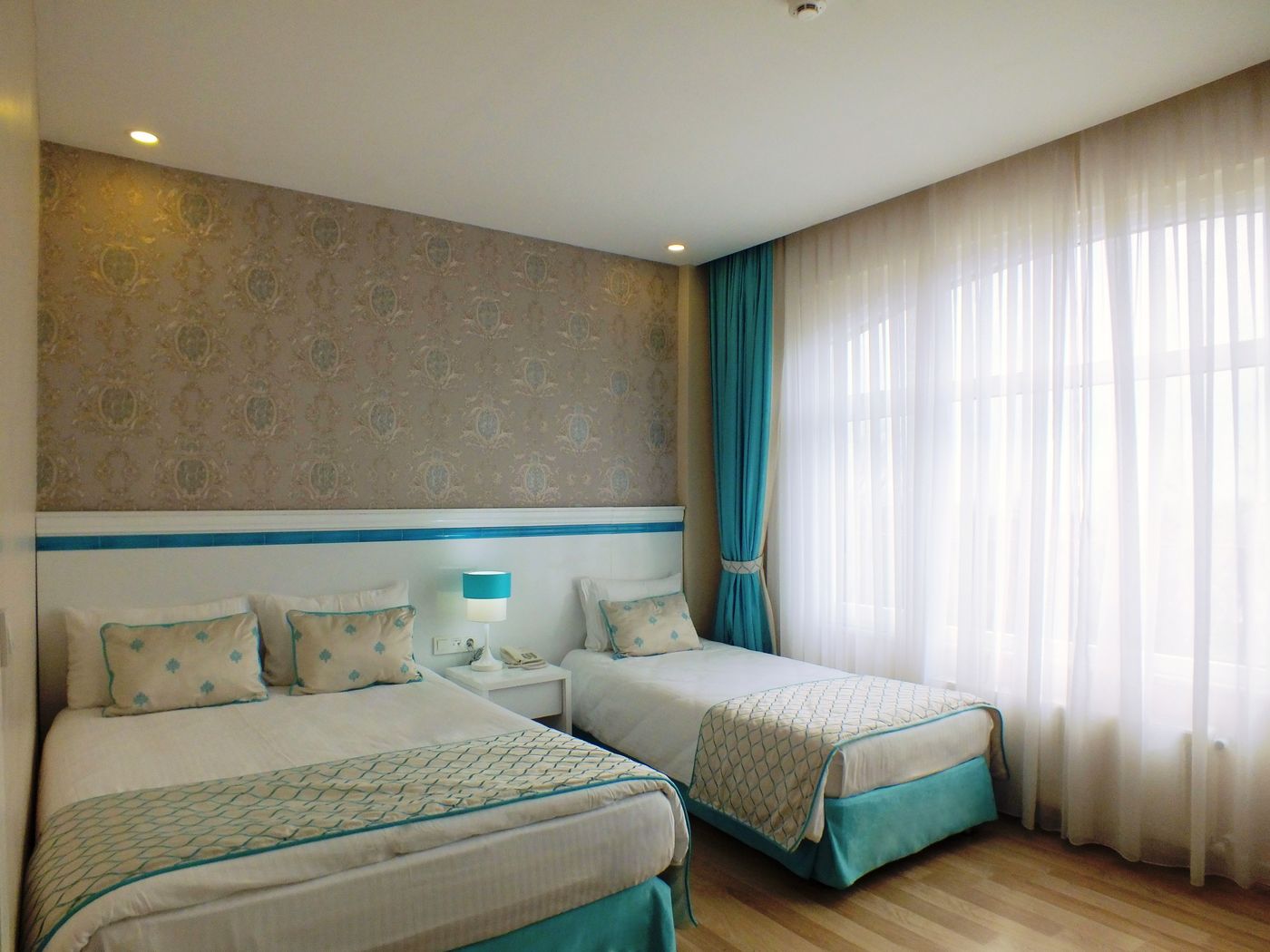 Star-Holiday-Room-16