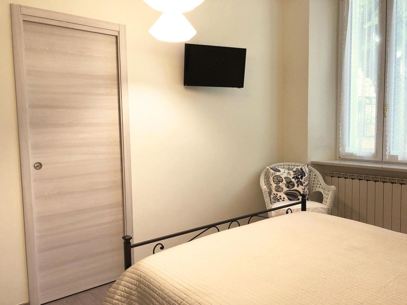 C-era-Un-Lago-Room-21