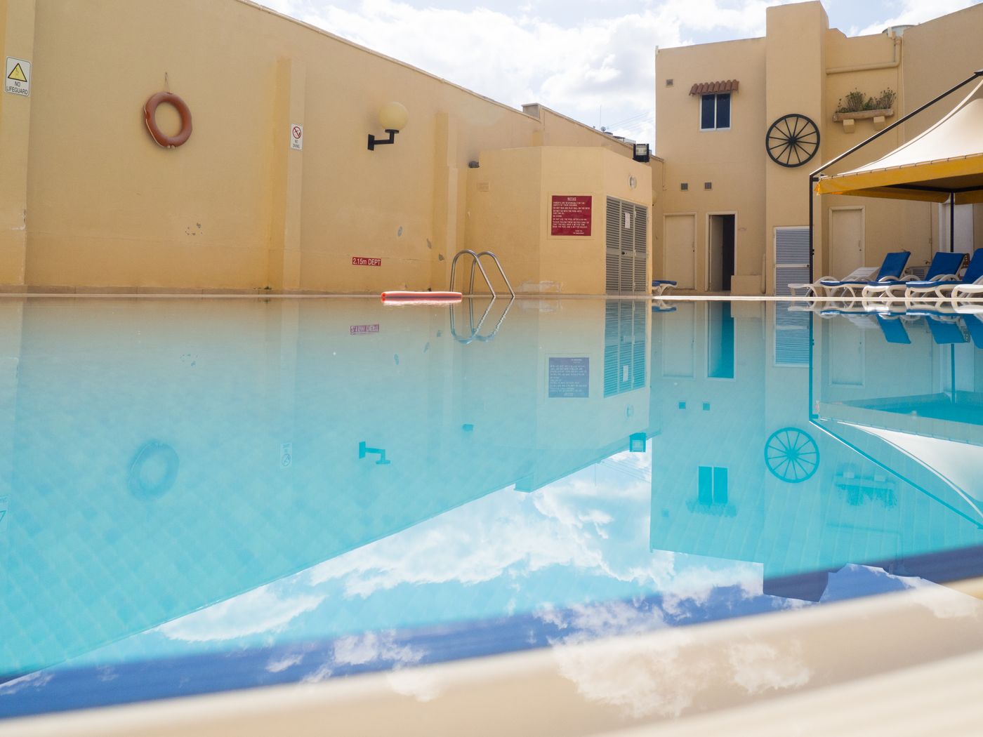 Mavina-Hotel---Apartments-Pool-2