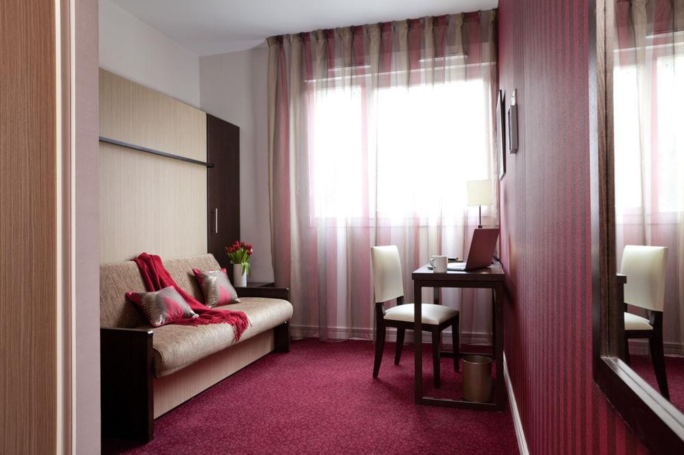 Kosy Grenoble Les Cèdres-France-GRENOBLE-Lobby-9