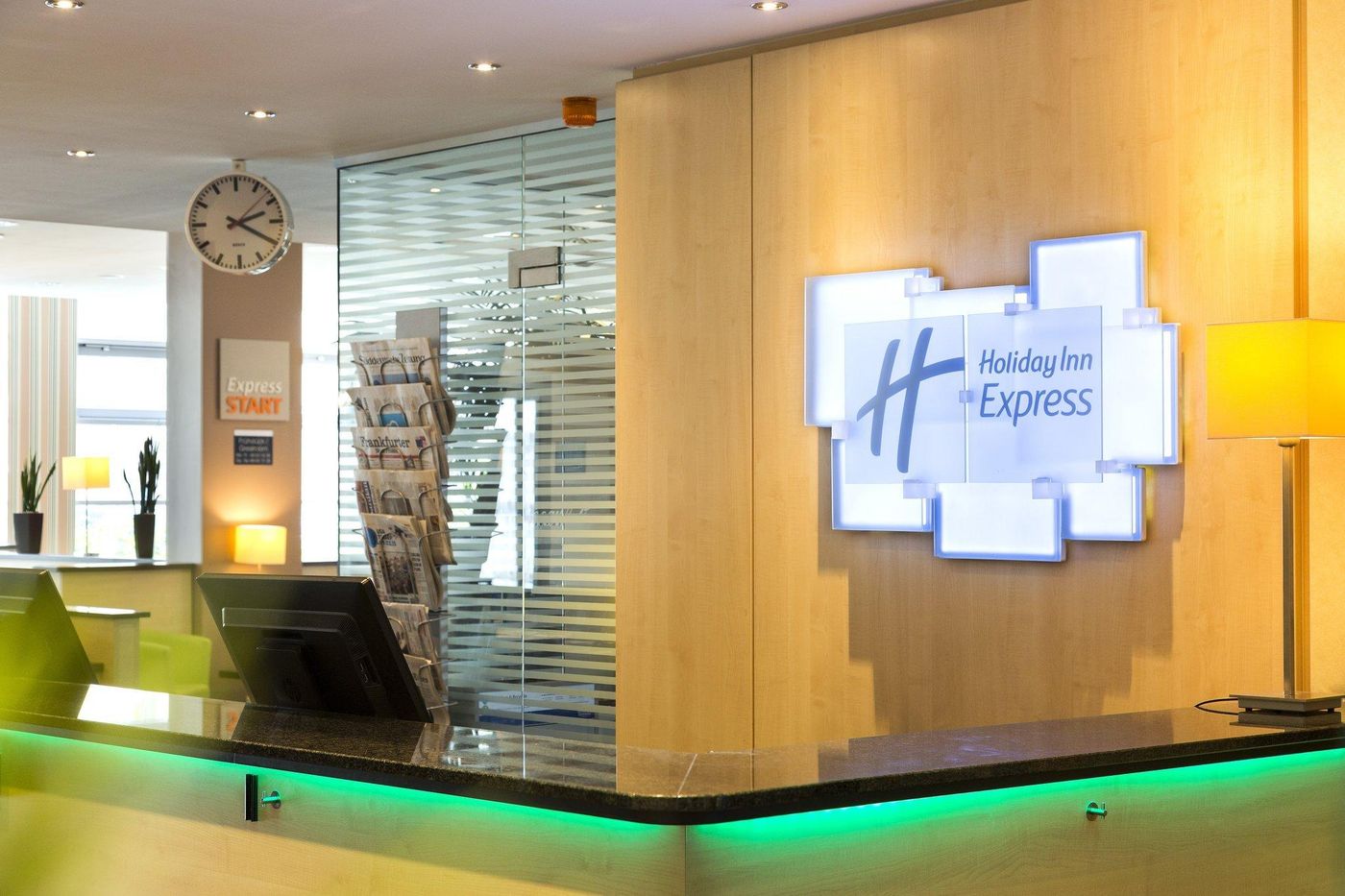 Holiday Inn Express Frankfurt-Messe - Germany - Frankfurt Am Main - Lobby - 0