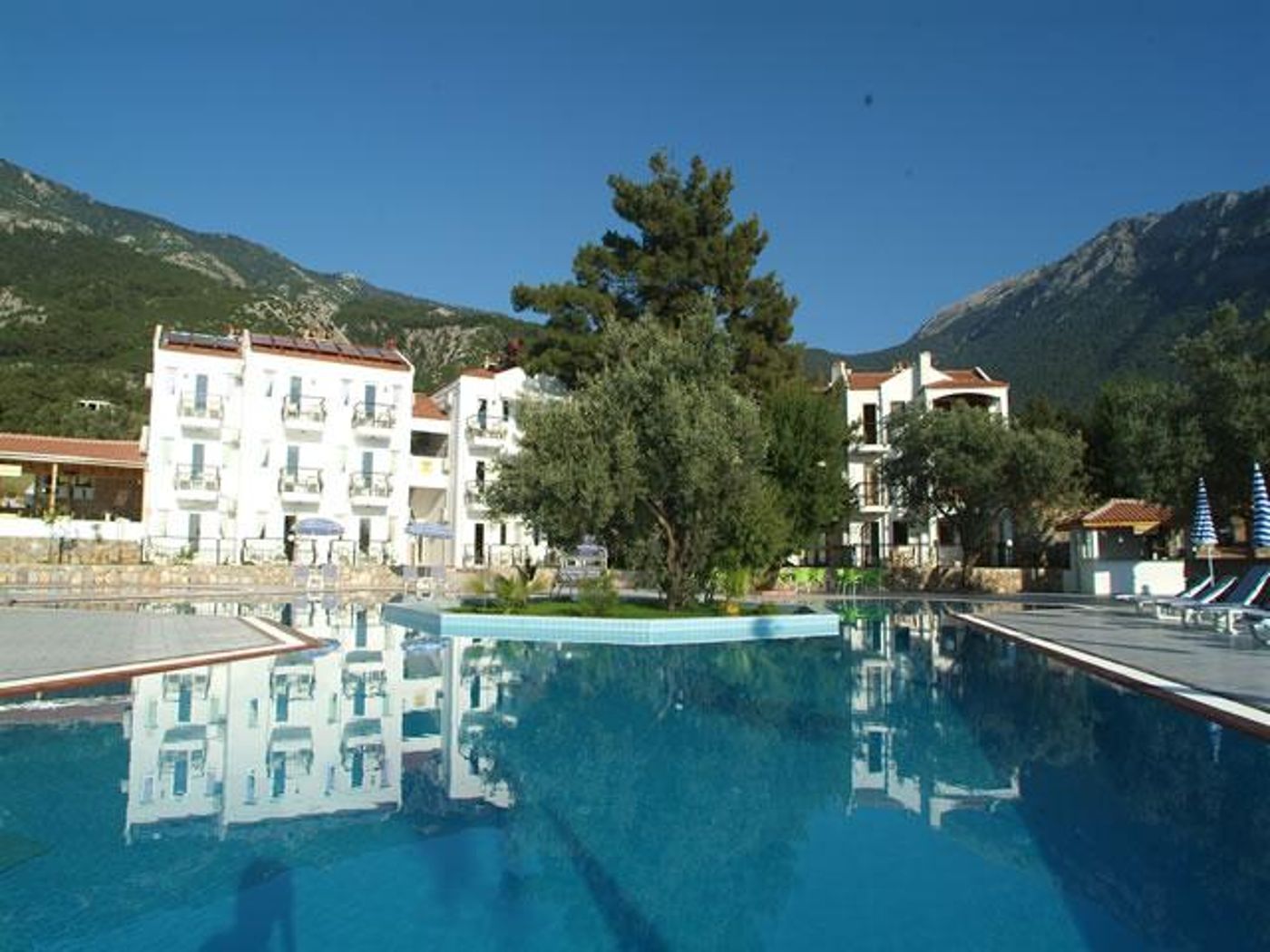 Perdikia Beach Hotel