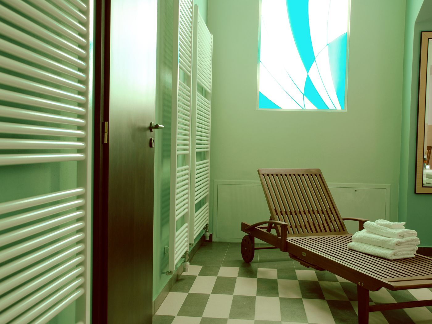 EA-Hotel-DownTown-Sports-and-Entertainment-41