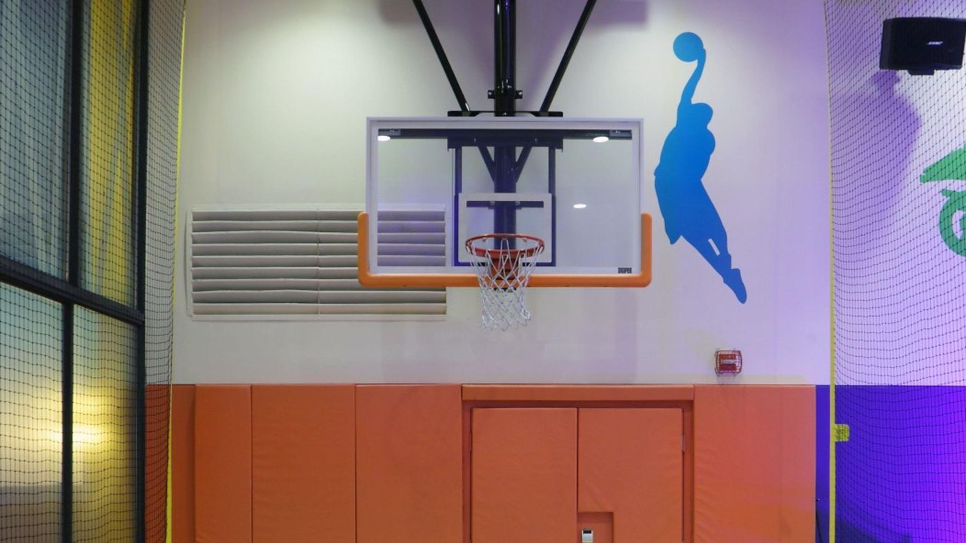 Holiday-Inn-Boston-Bunker-Hill-Area-Sports-and-Entertainment-44