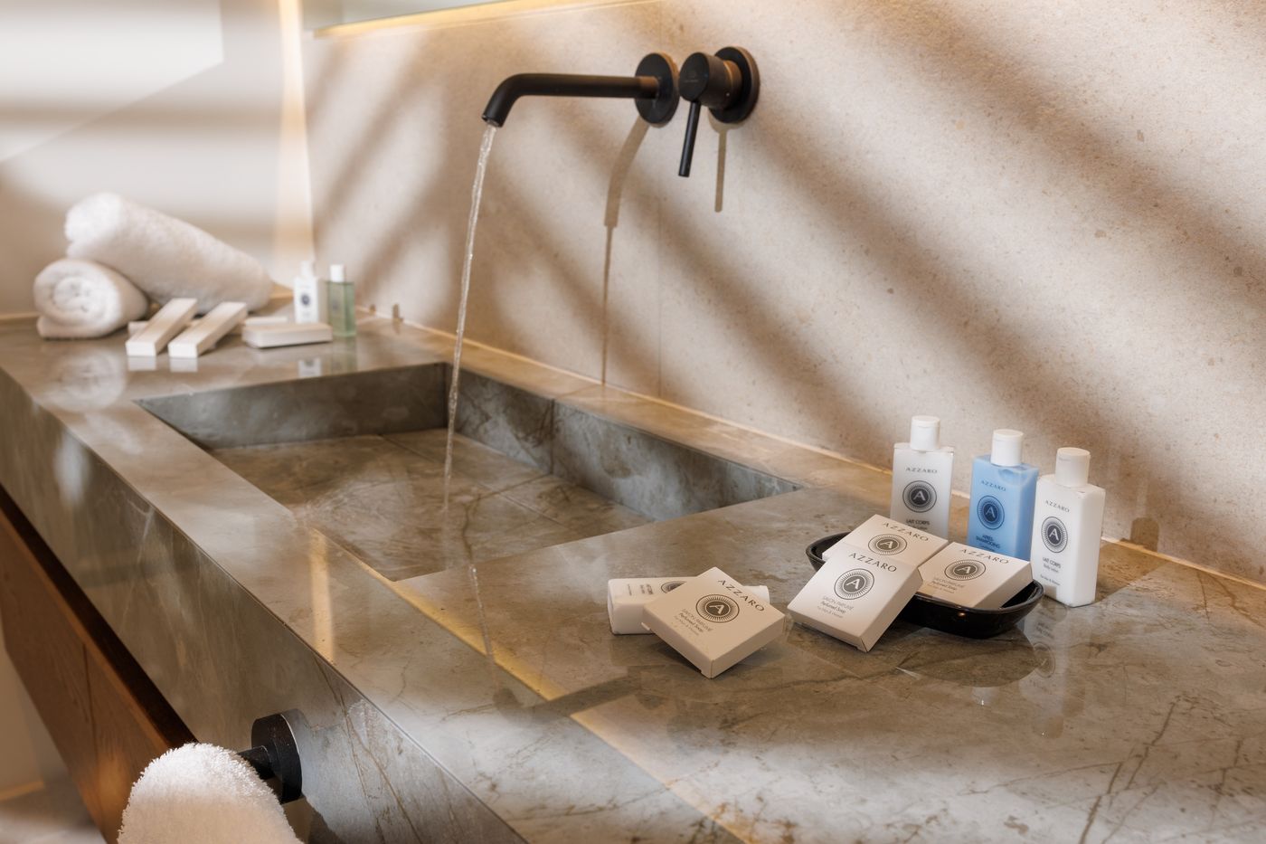 Deos Luxury Suites - Adults Only