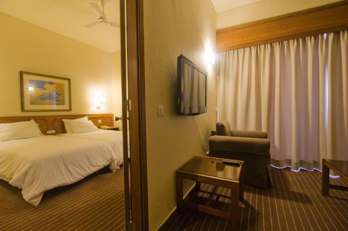 Girassol---Suite-Hotel-Room-17