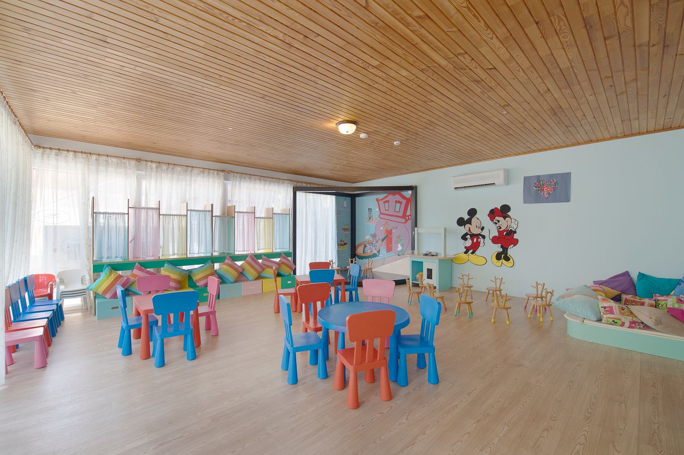 Quatro Famıly Club Dem