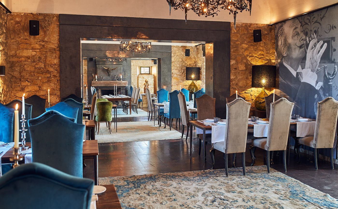 Hotel-Castell-D-Emporda-Bar-38