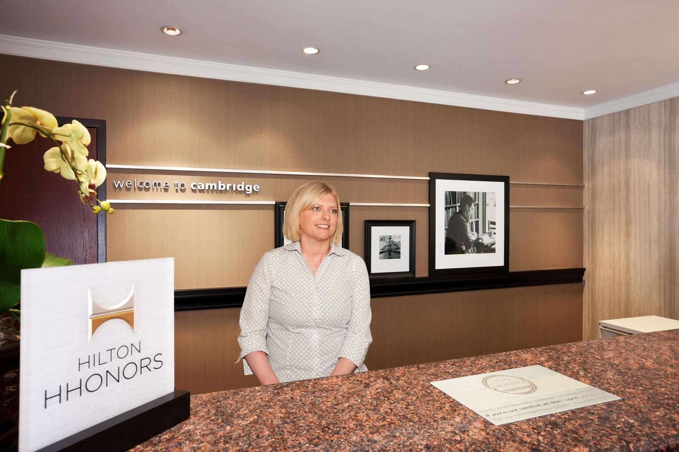 Hampton-Inn-Boston-Cambridge-Lobby-4